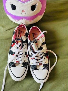 Converse Kids Black White Red Character Graphic Low-Top Sneakers